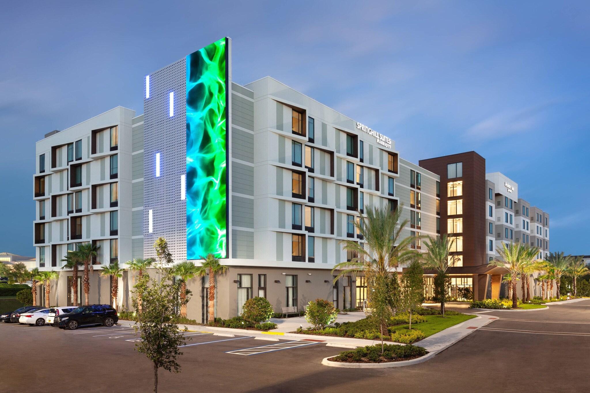 image-housing-carousel