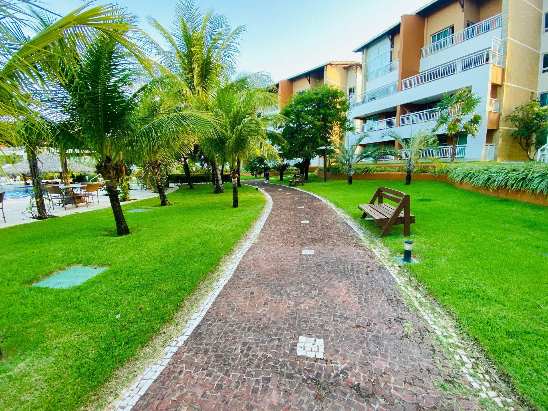 image-housing-carousel
