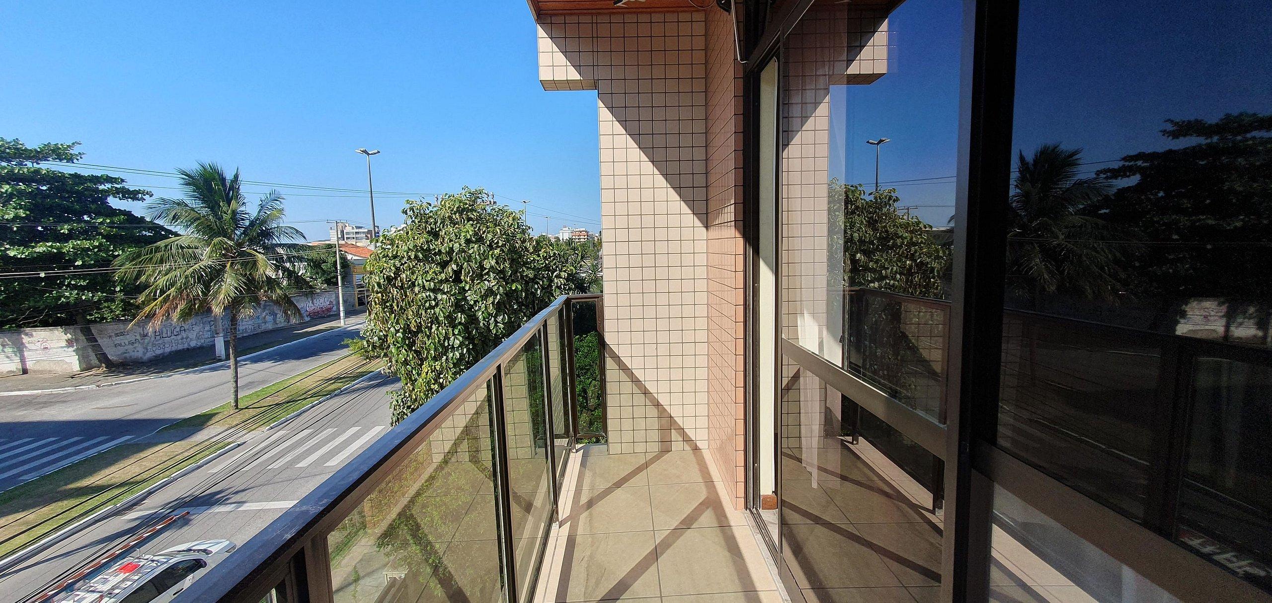 image-housing-carousel