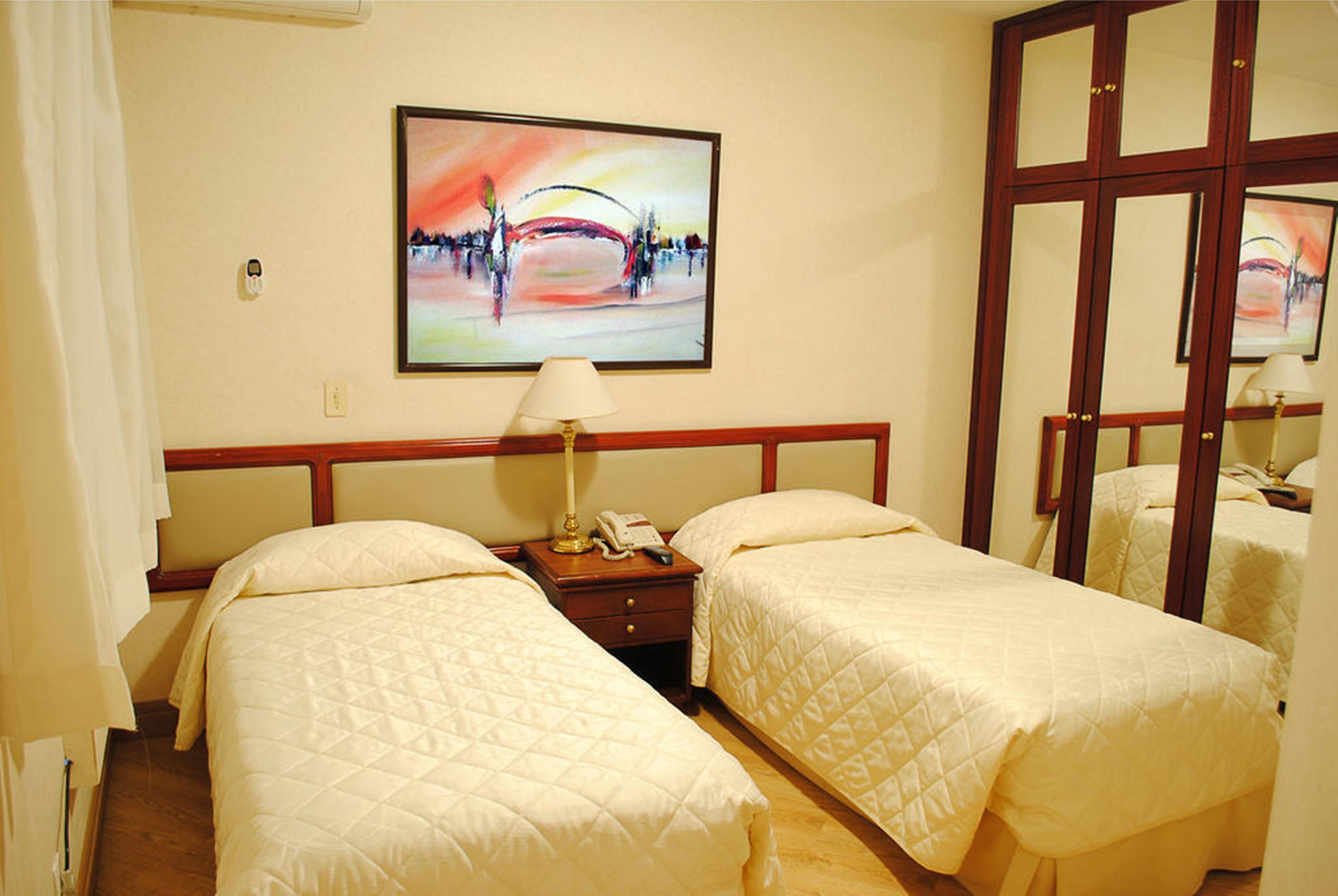 image-housing-carousel