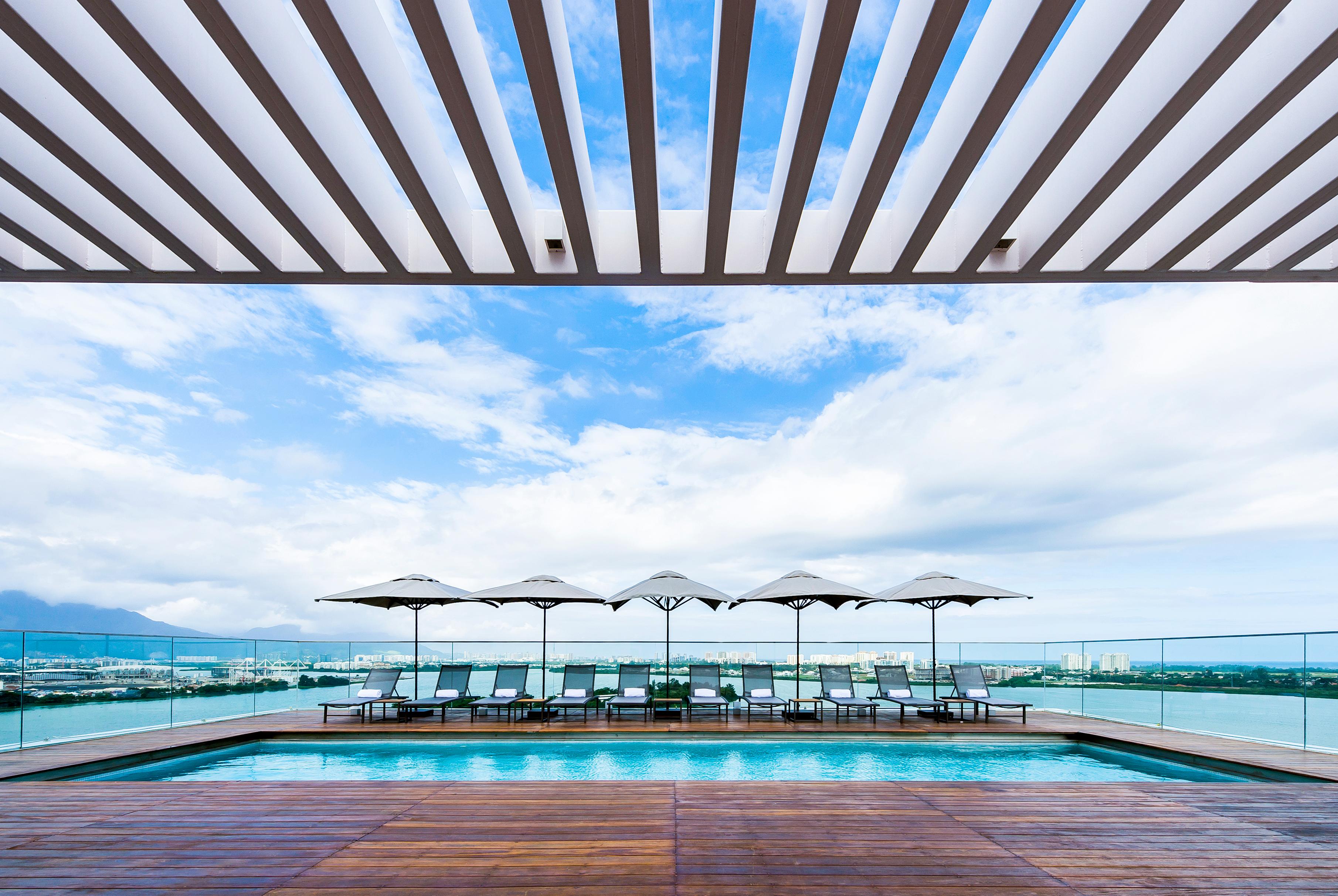 image-housing-carousel
