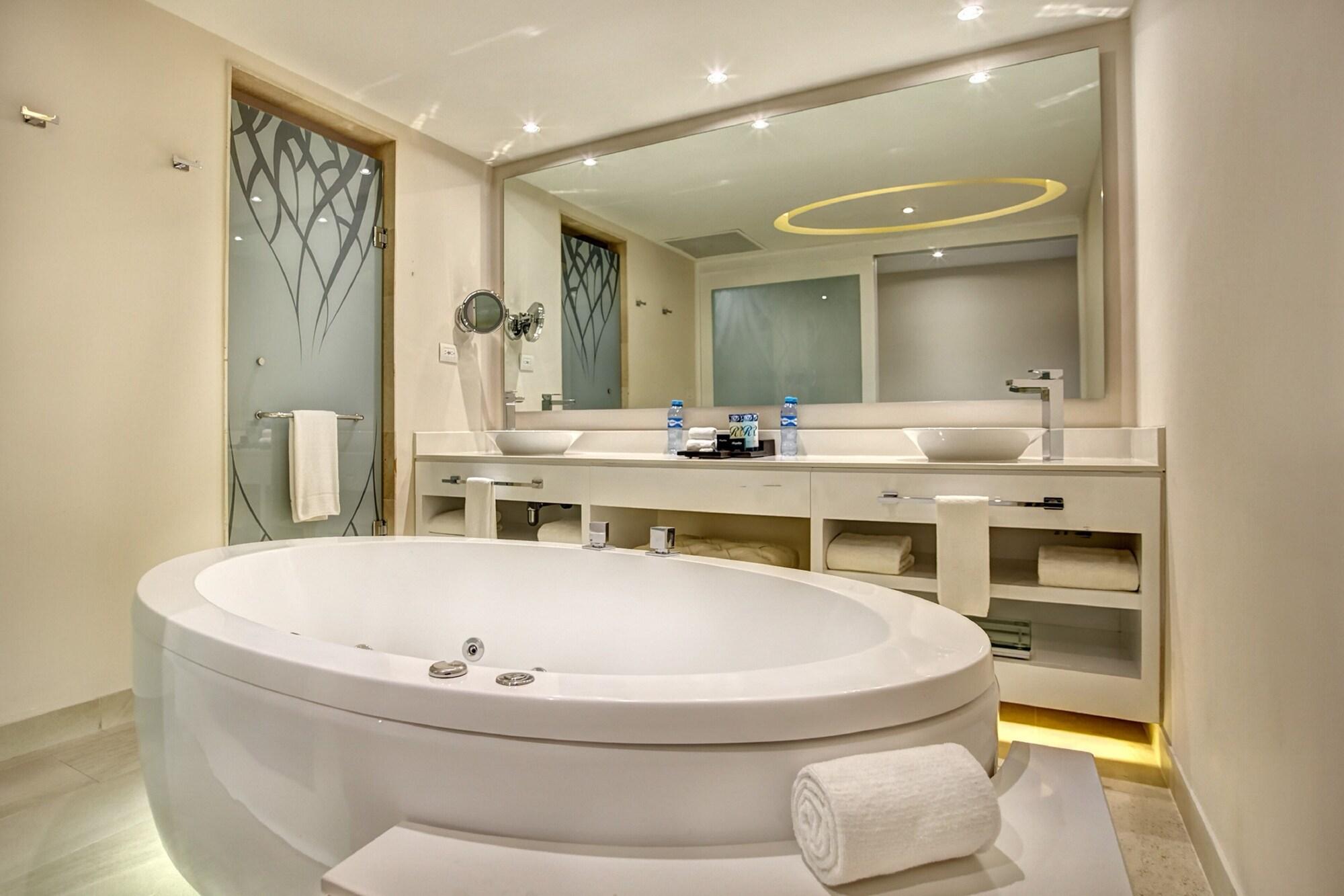 Luxury Family Suite Ocean View