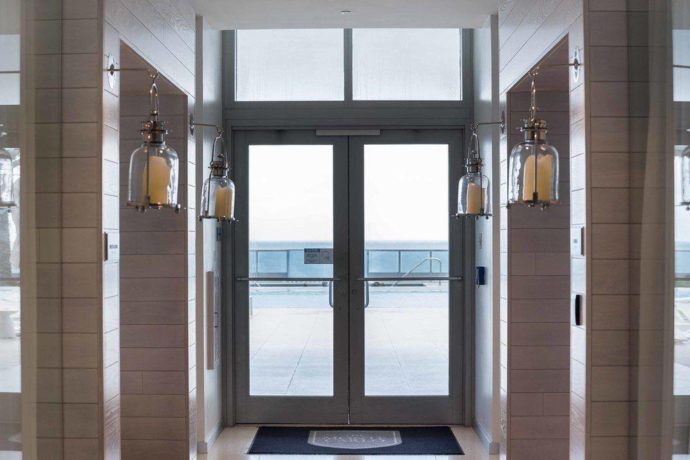 image-housing-carousel