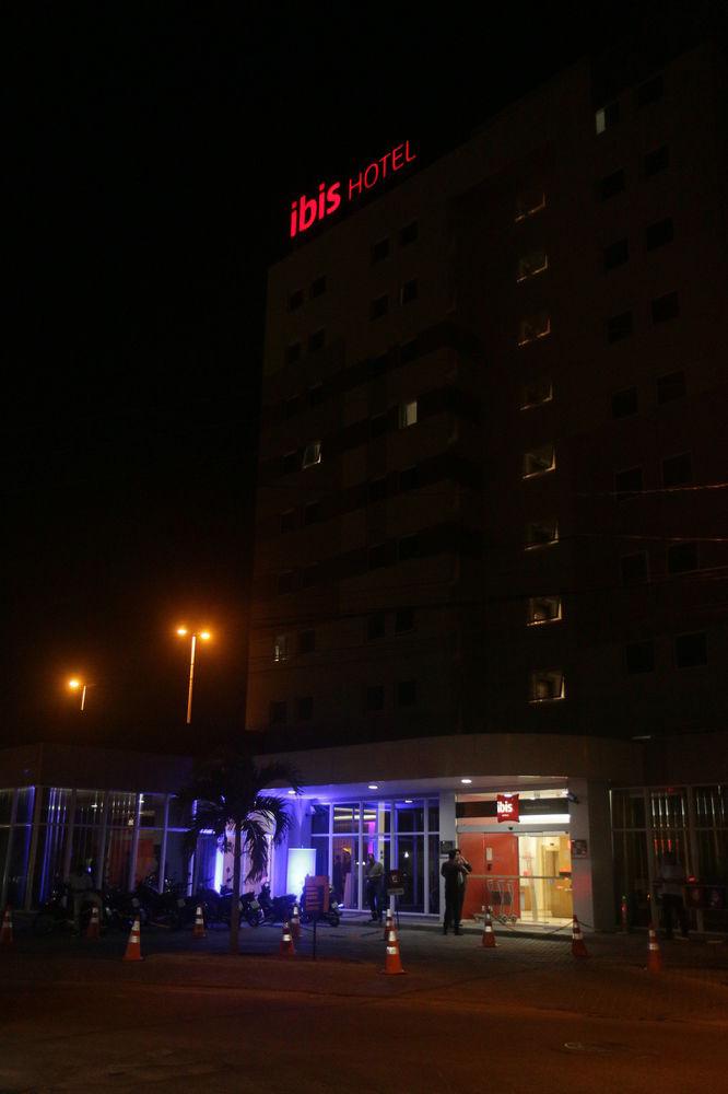 image-housing-carousel