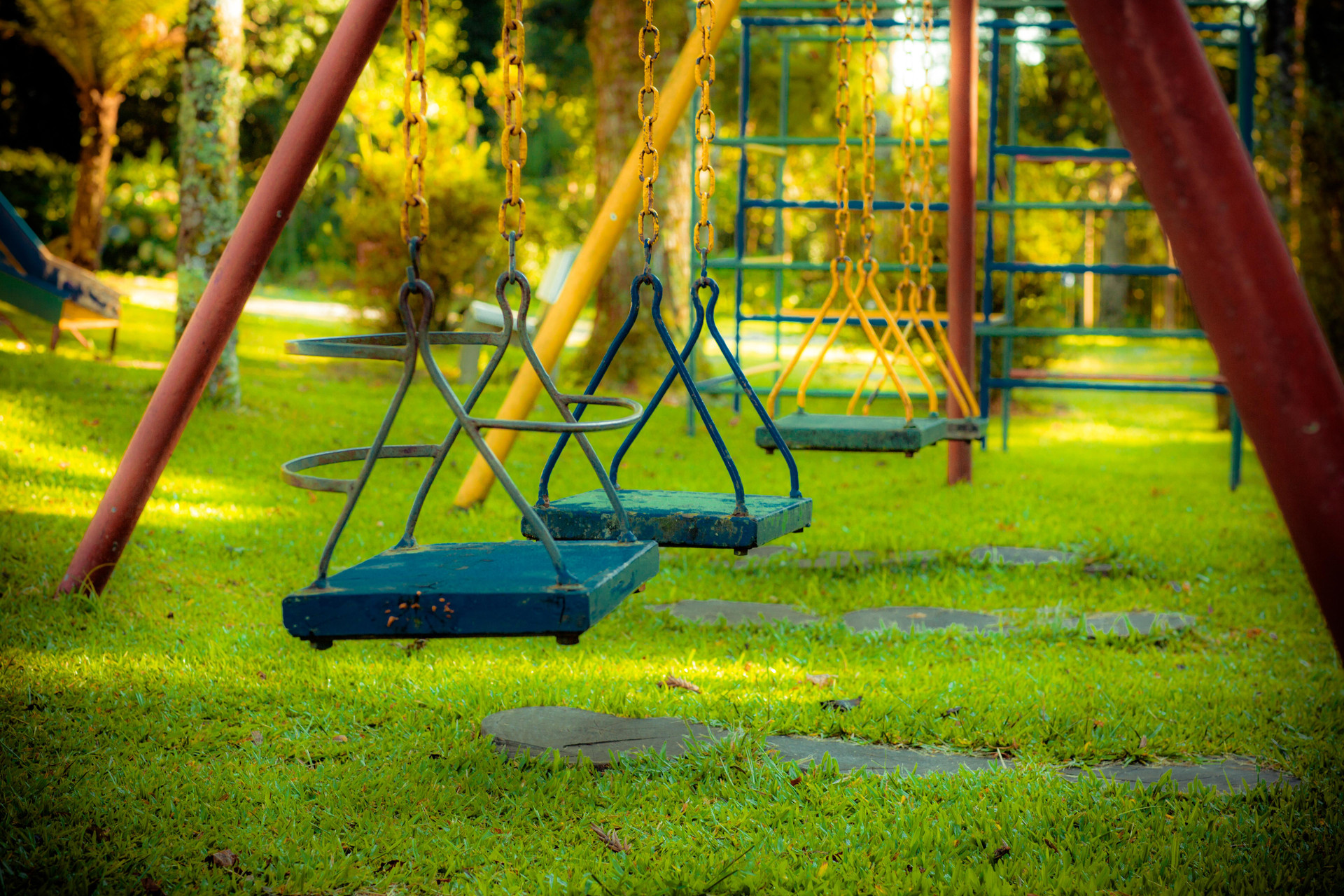 image-housing-carousel