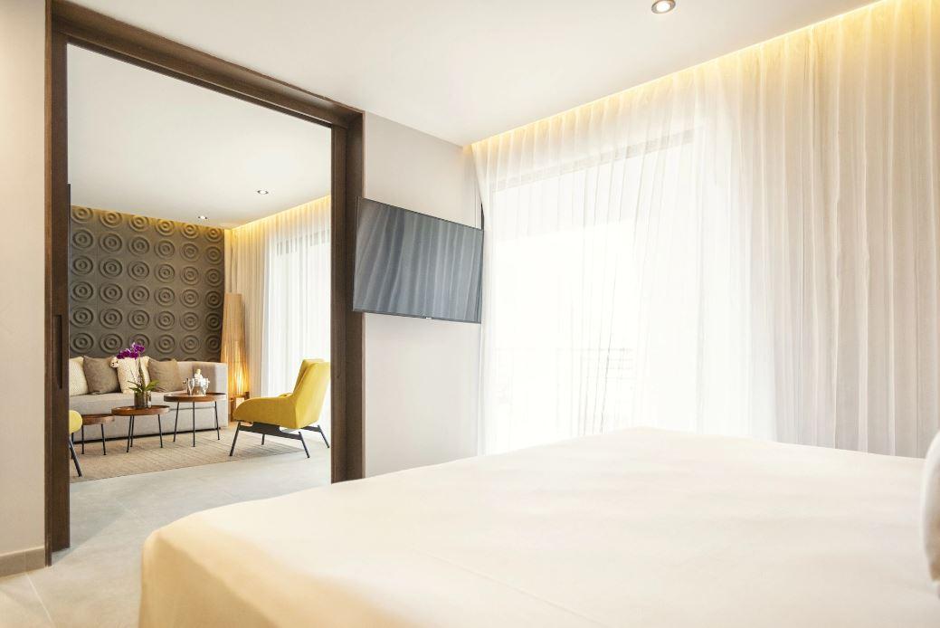 Suite   con Vista Parcial del Mar