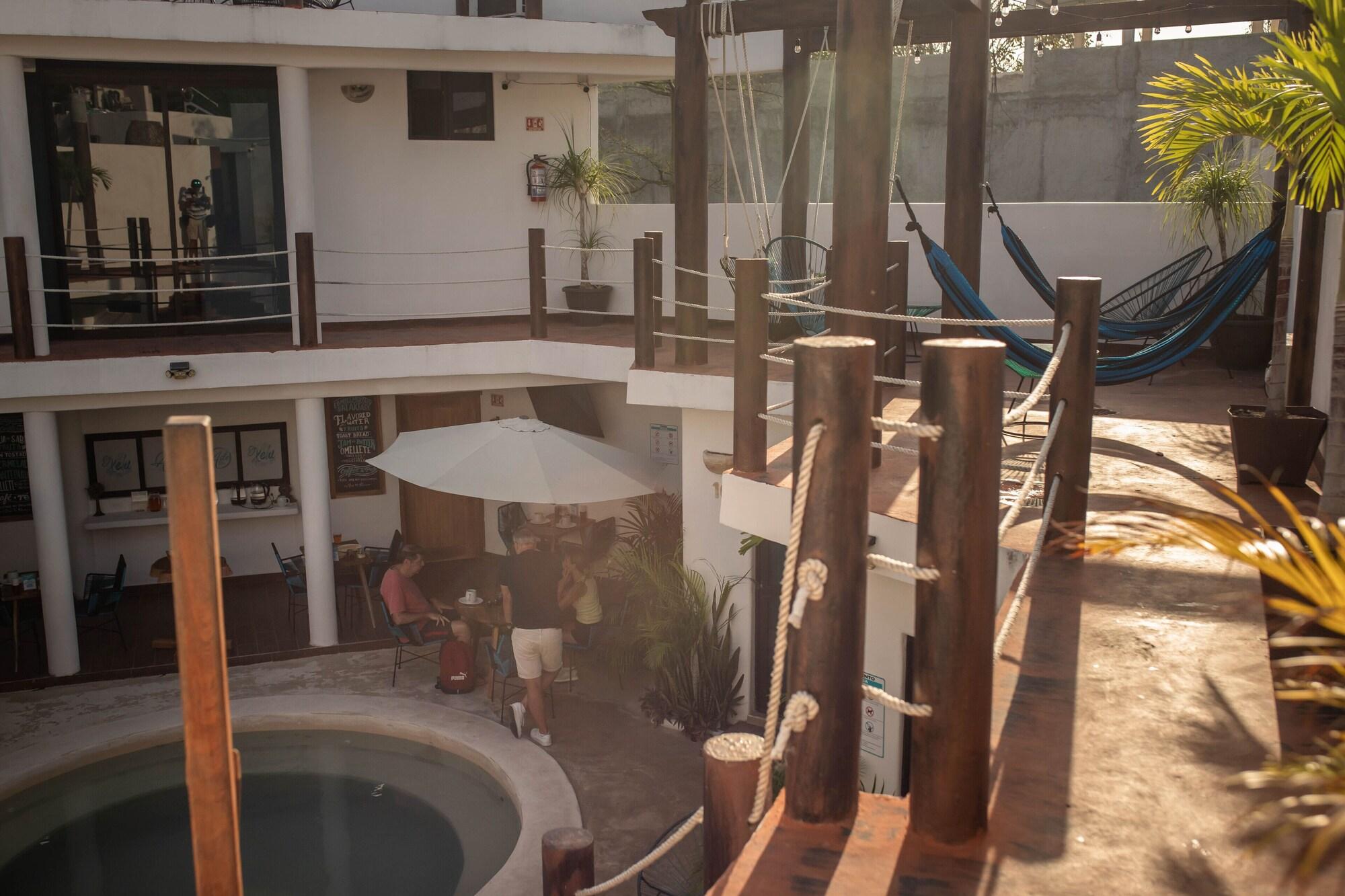 image-housing-carousel