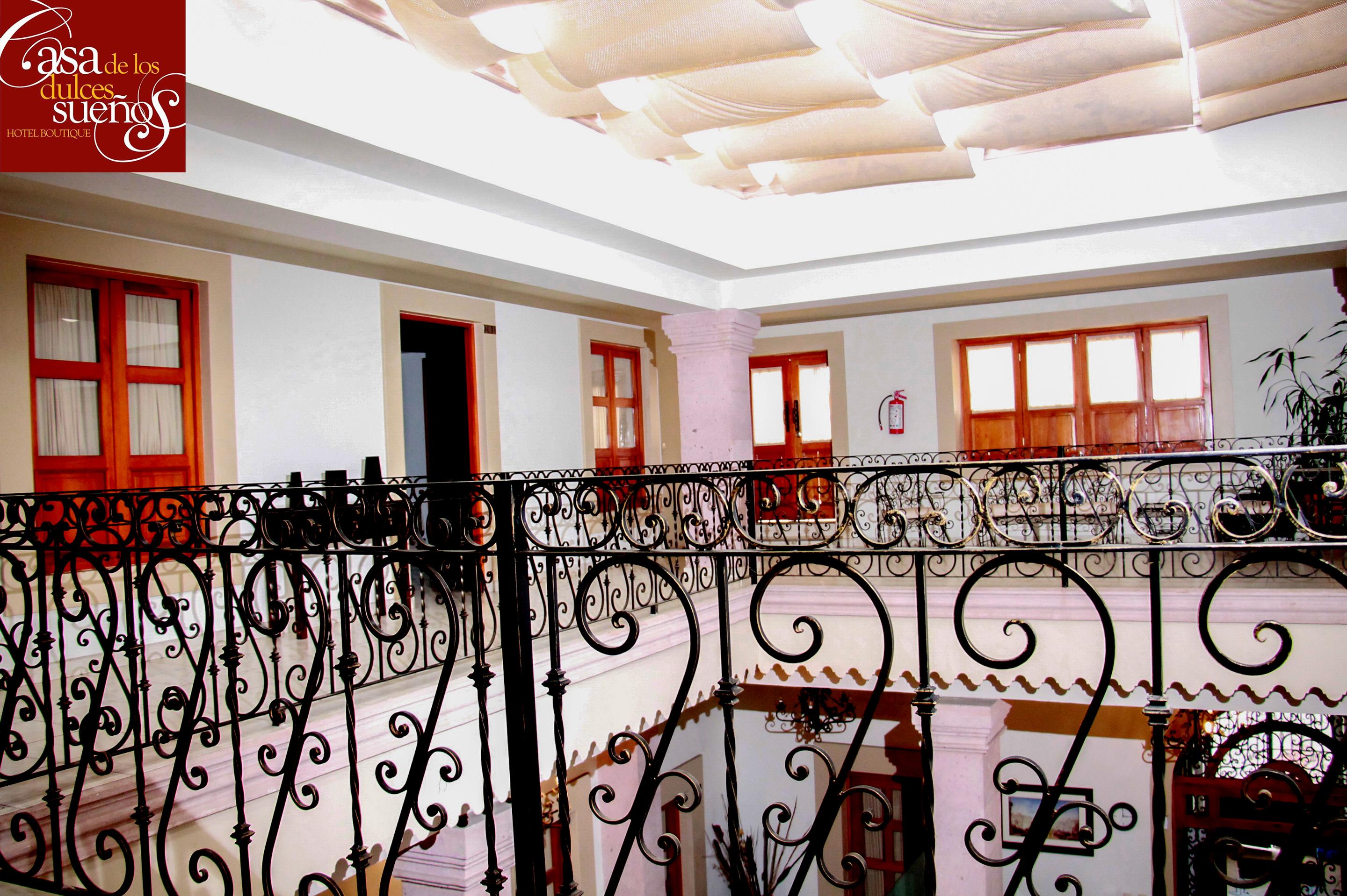 image-housing-carousel