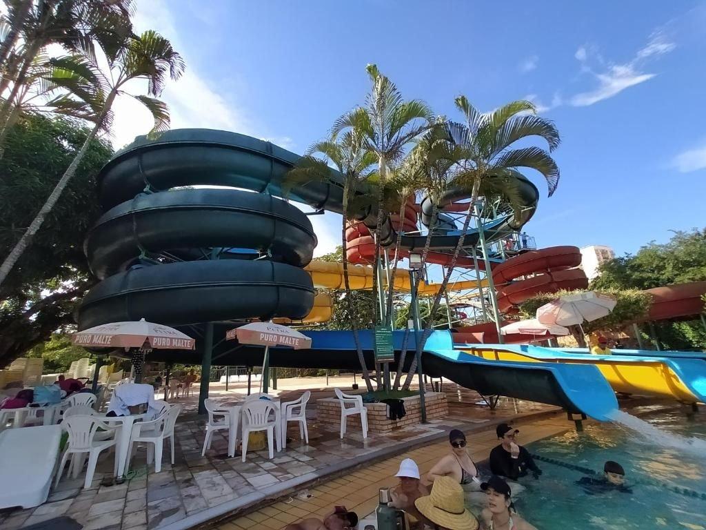 image-housing-carousel