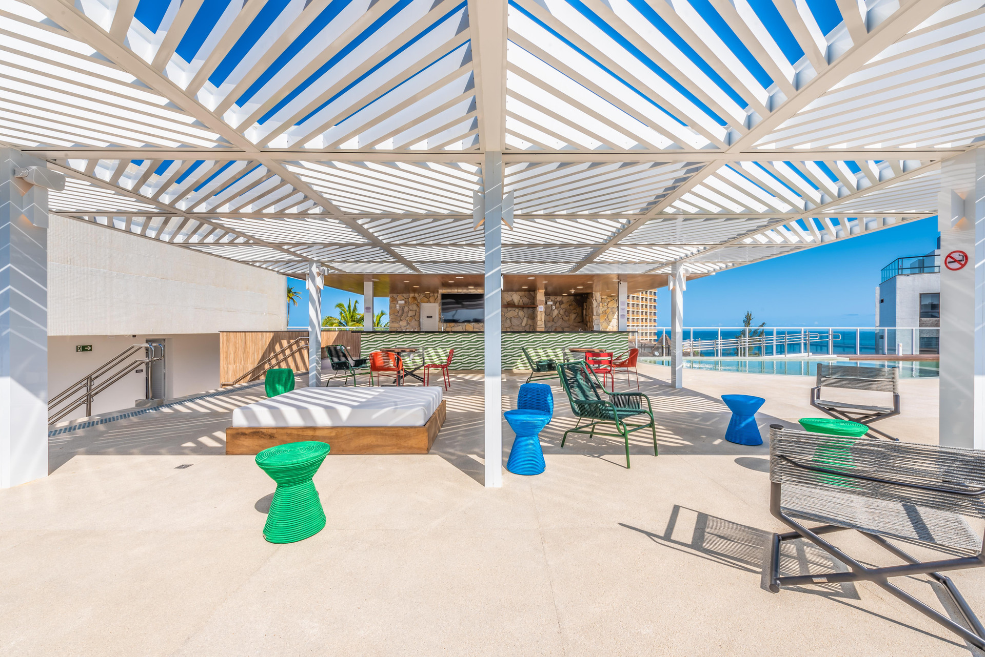 image-housing-carousel