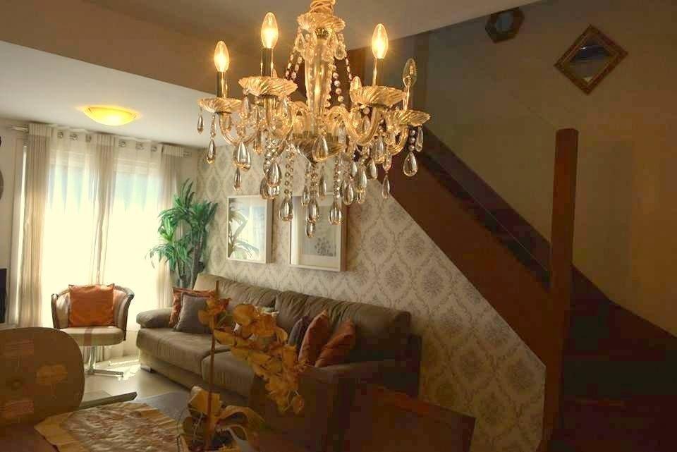 image-housing-carousel