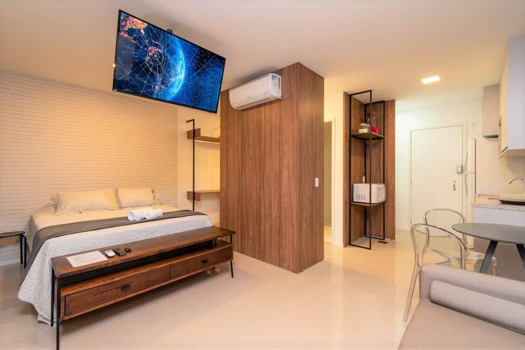 image-housing-carousel