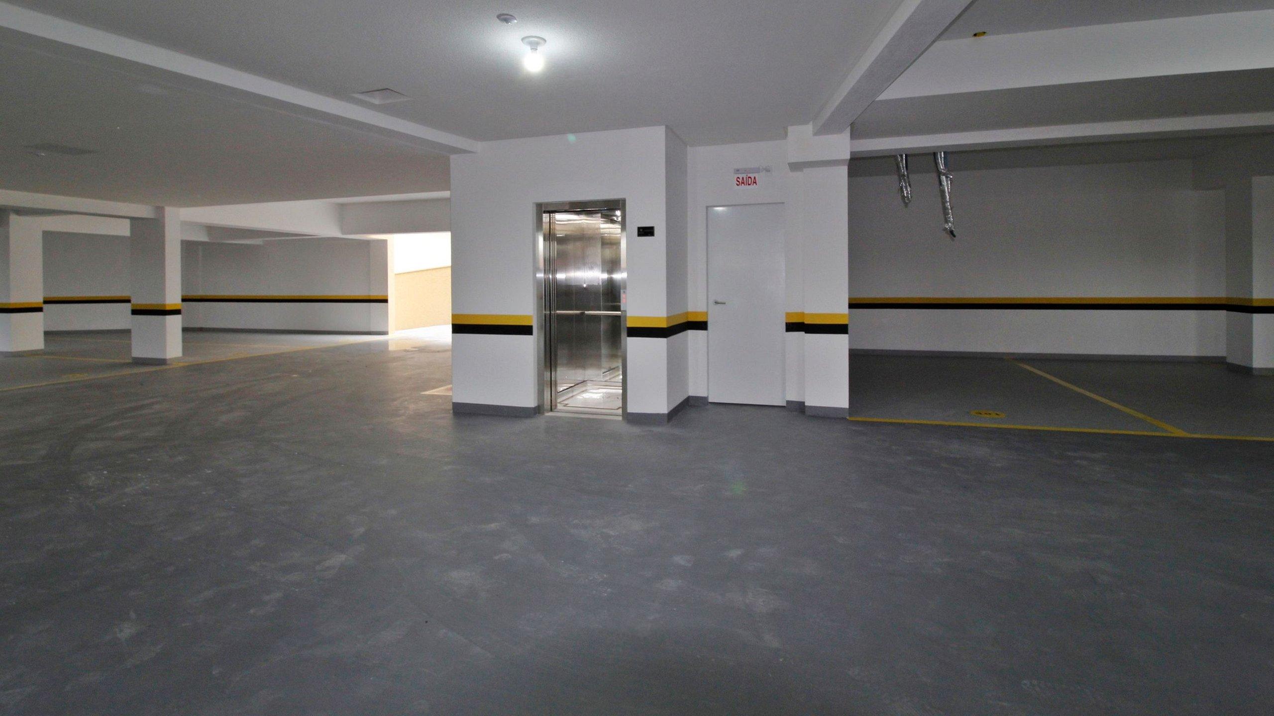 image-housing-carousel
