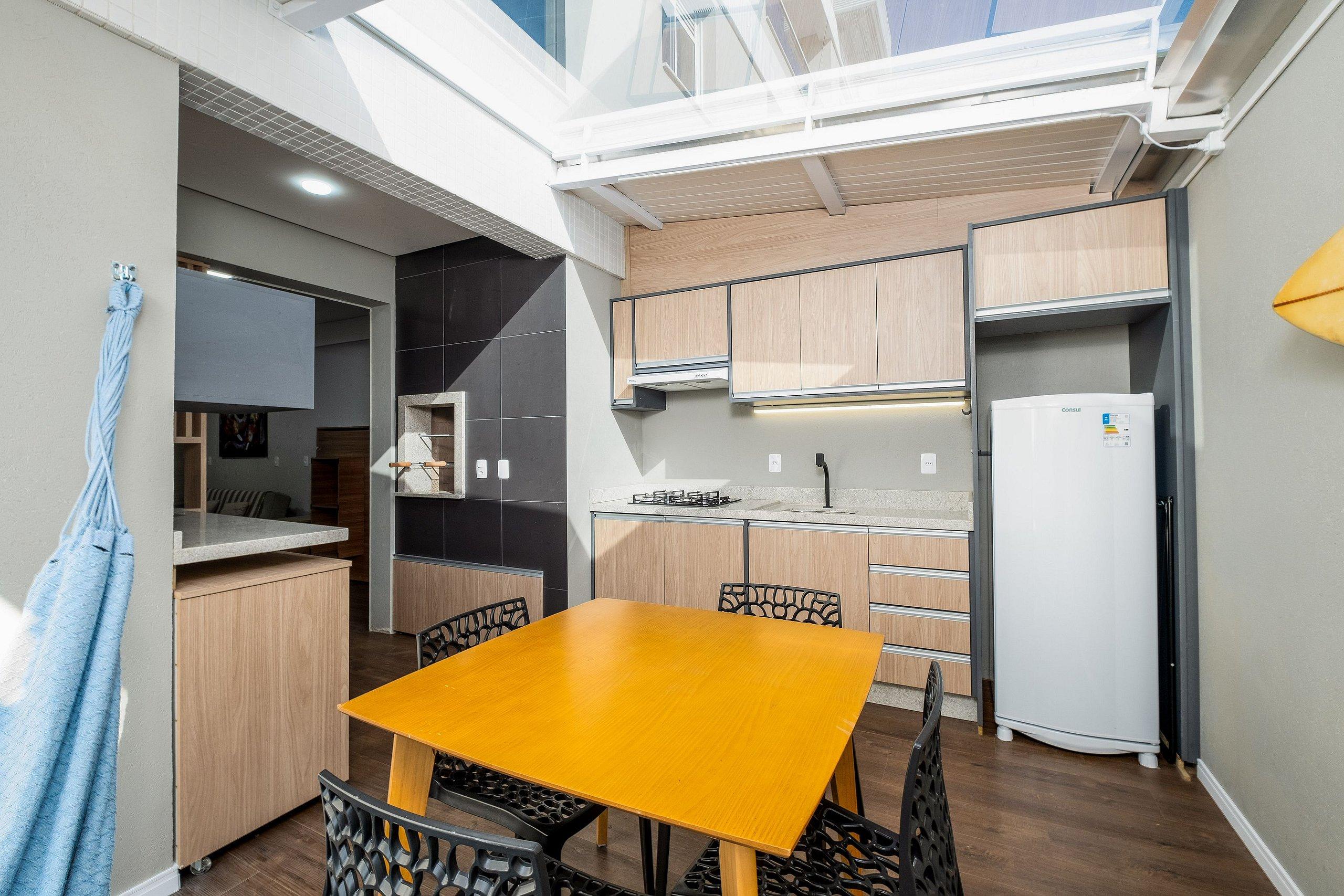 image-housing-carousel
