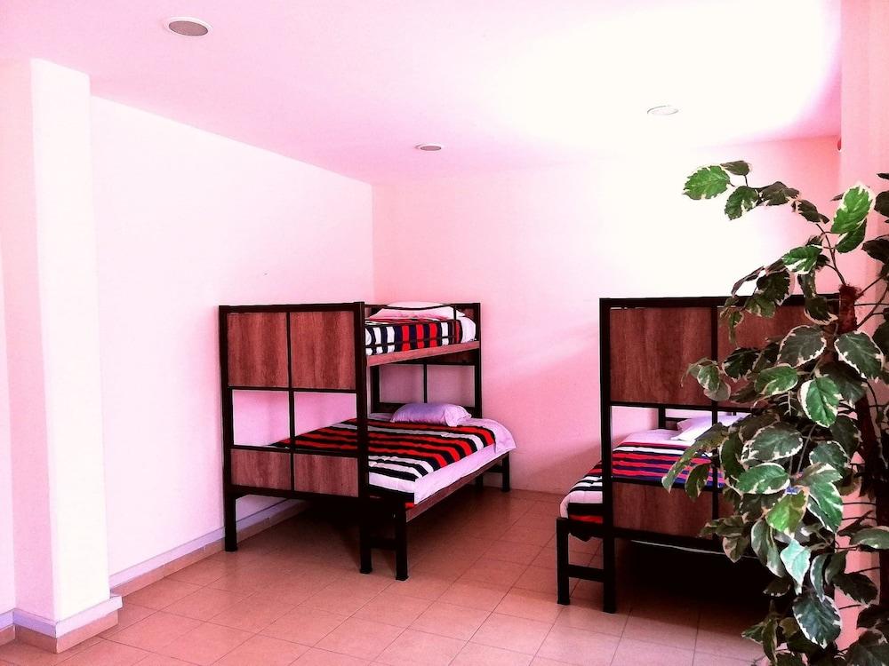 image-housing-carousel