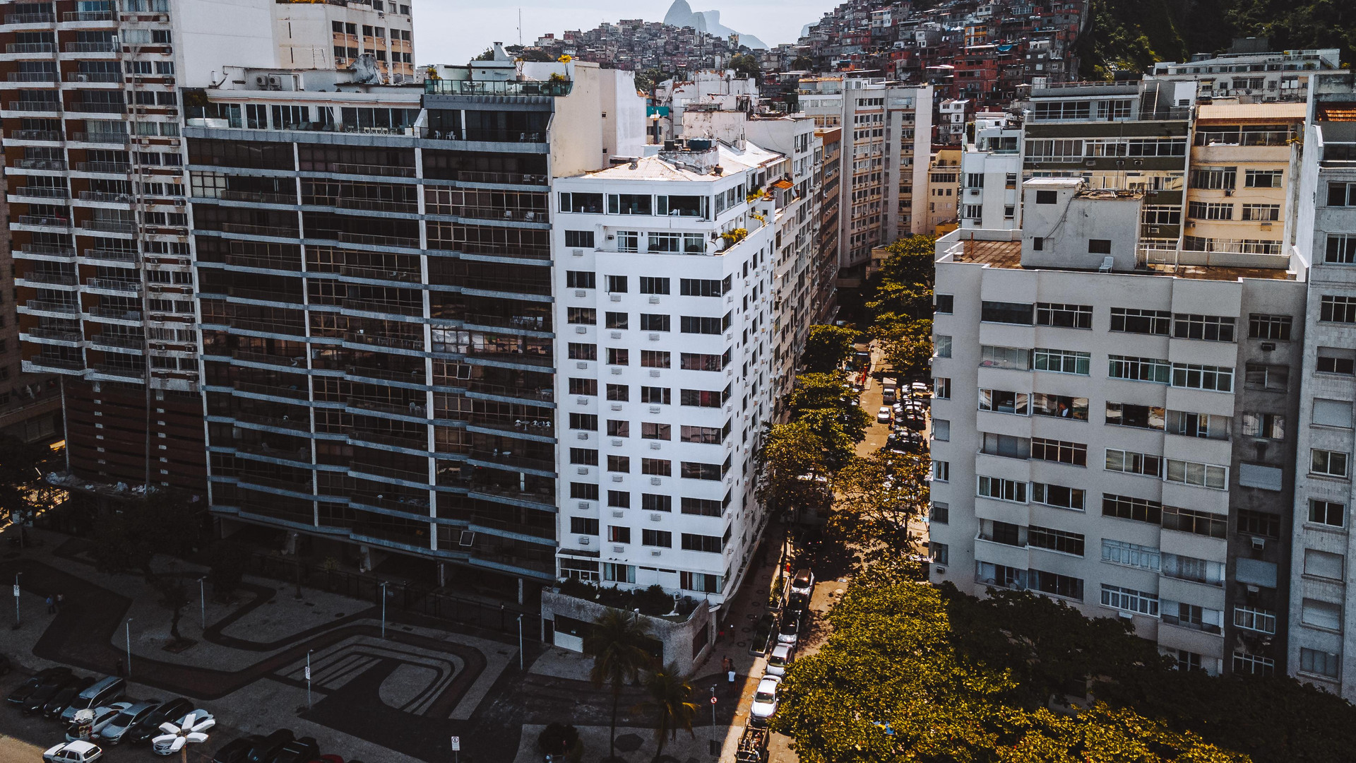 image-housing-carousel