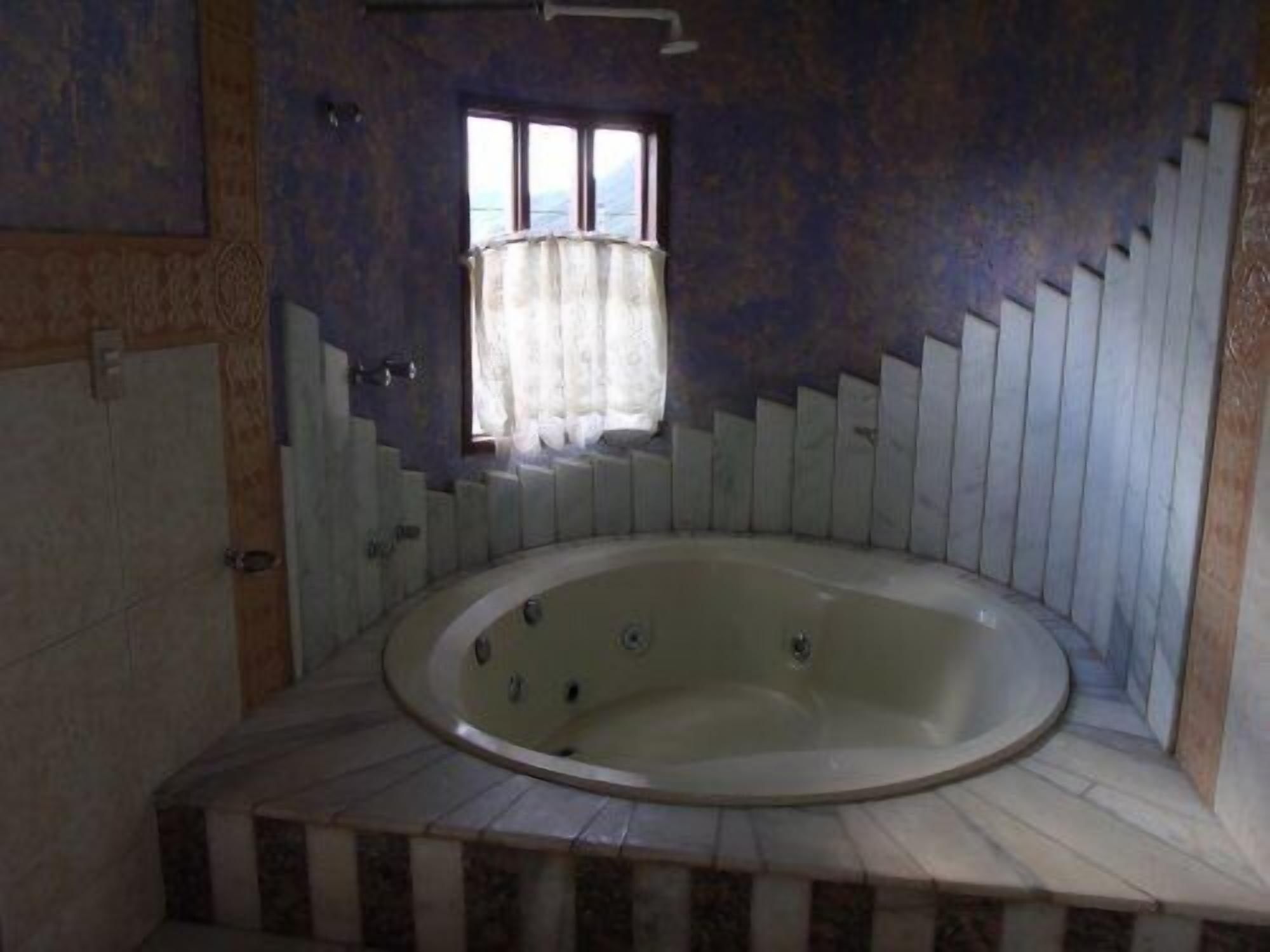 image-housing-carousel