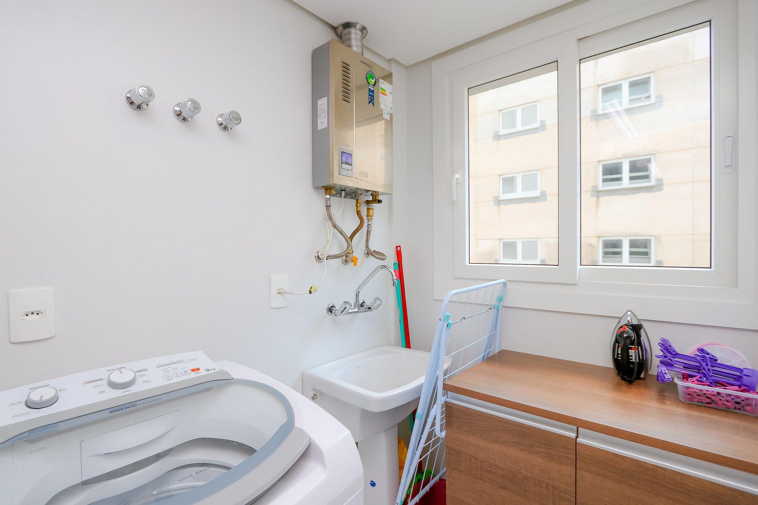 image-housing-carousel