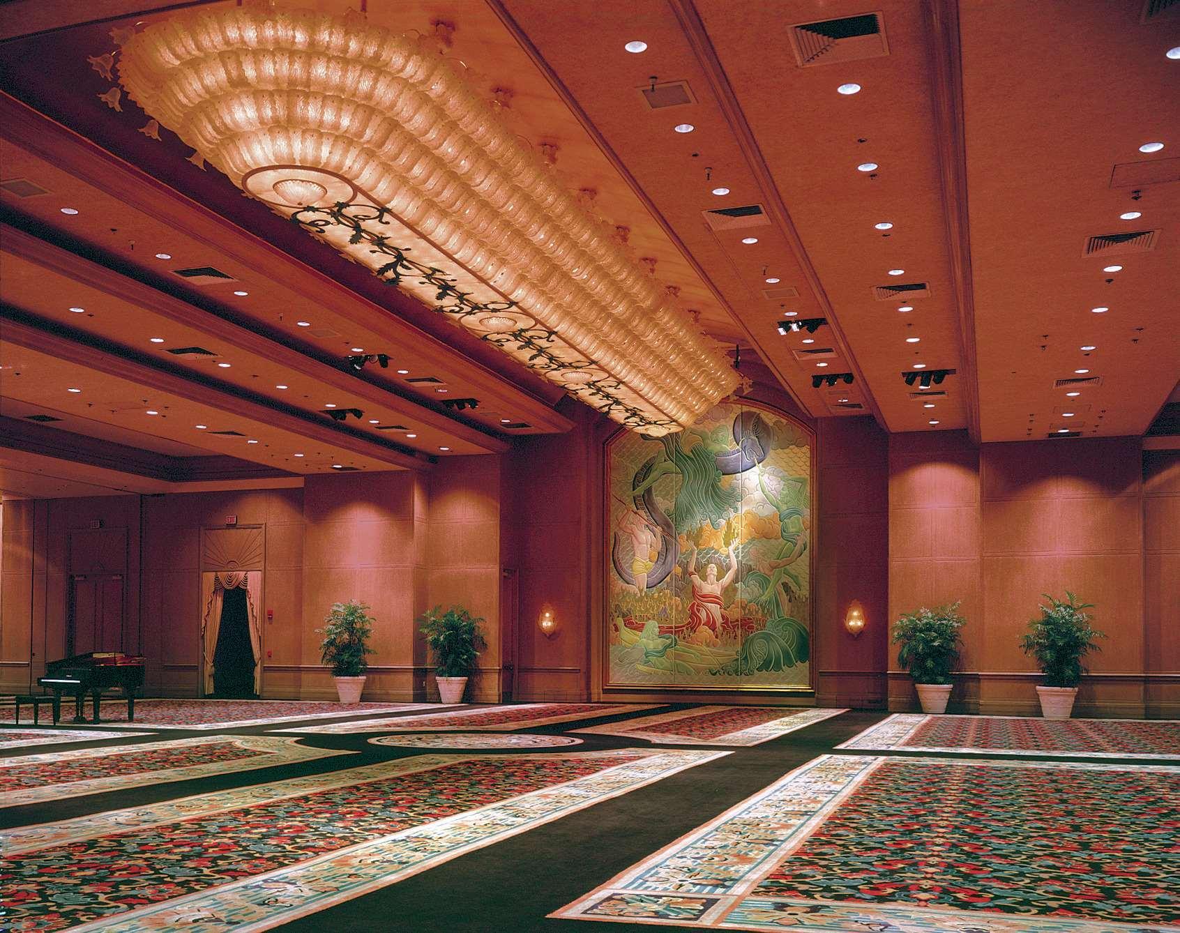 image-housing-carousel