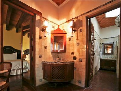image-housing-carousel