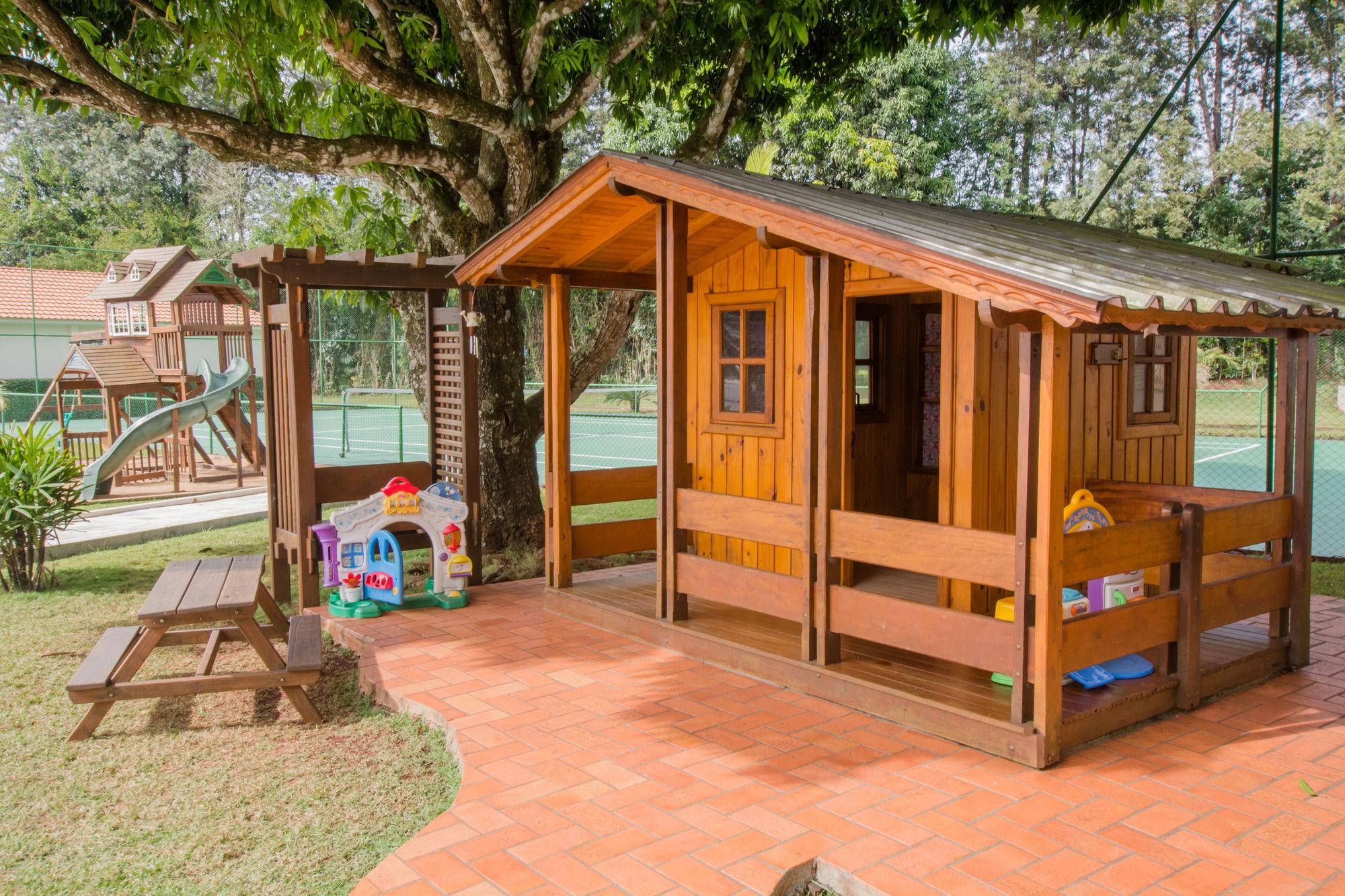 image-housing-carousel