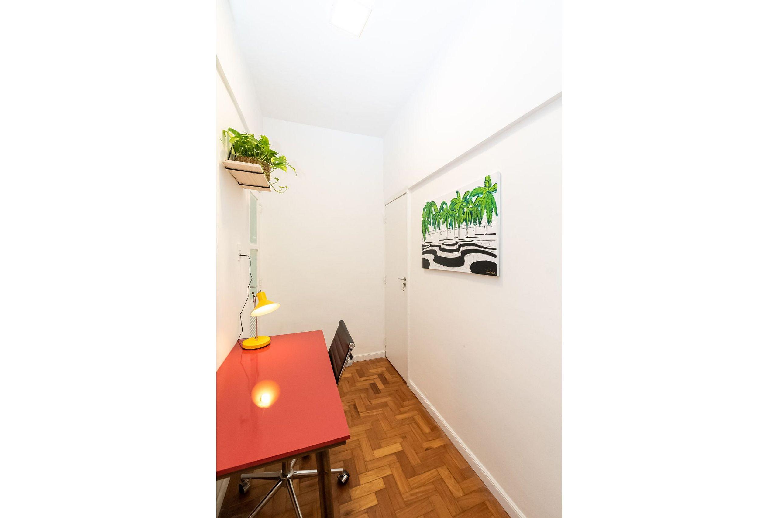 image-housing-carousel