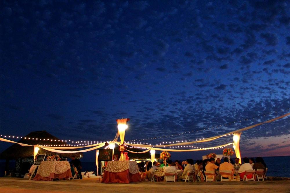 image-housing-carousel