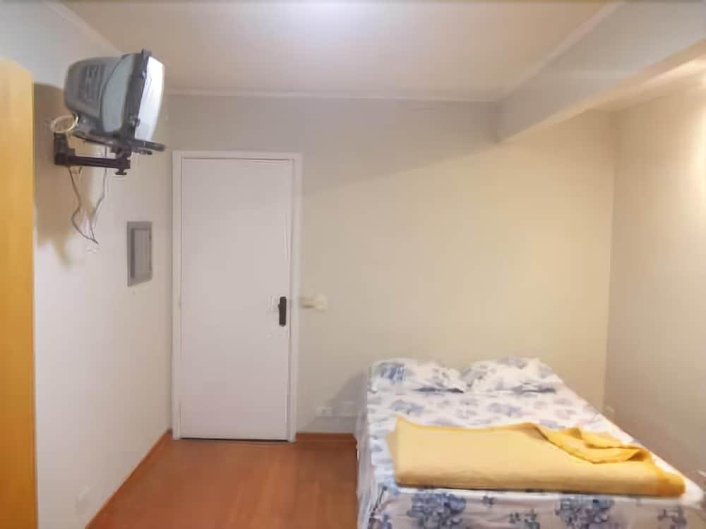 image-housing-carousel