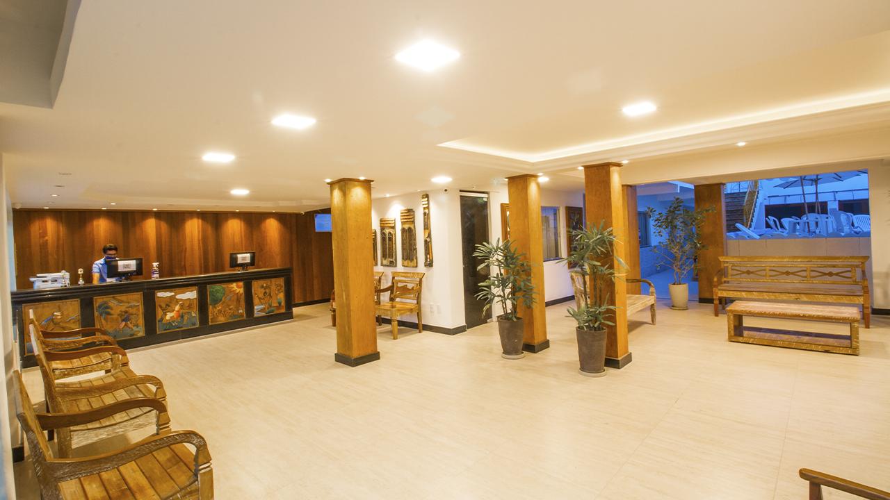 image-housing-carousel