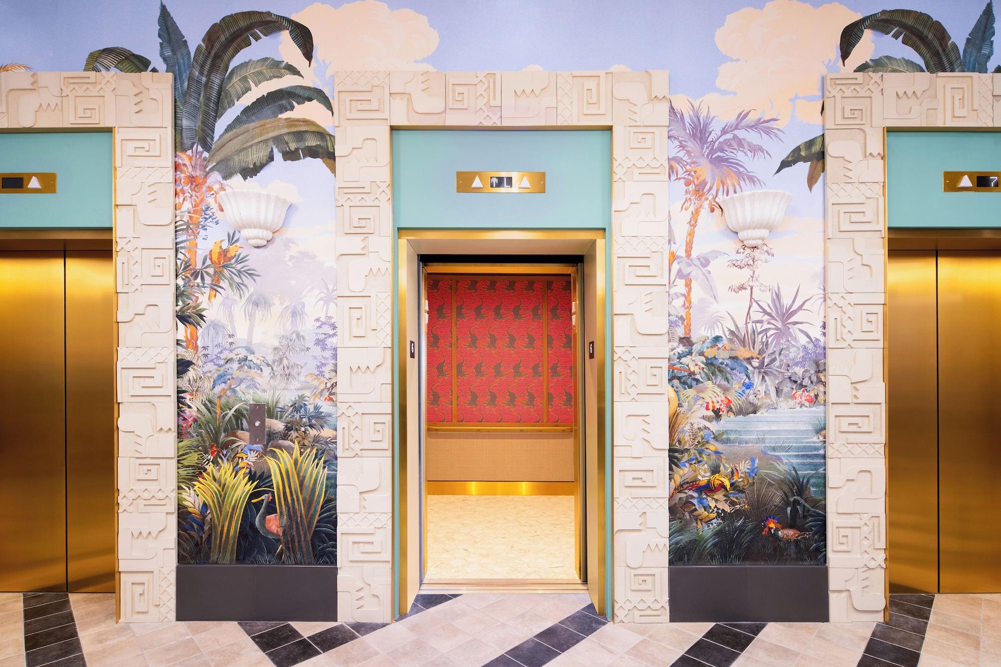 image-housing-carousel