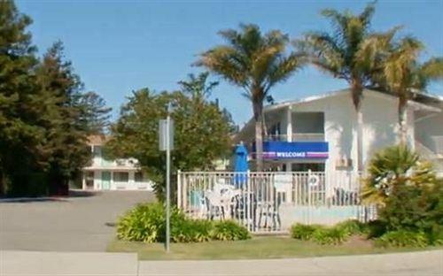 image-housing-carousel