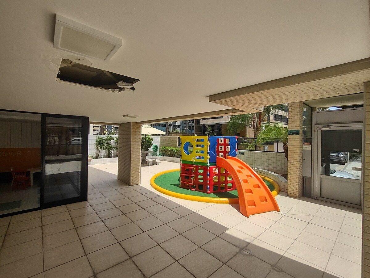image-housing-carousel
