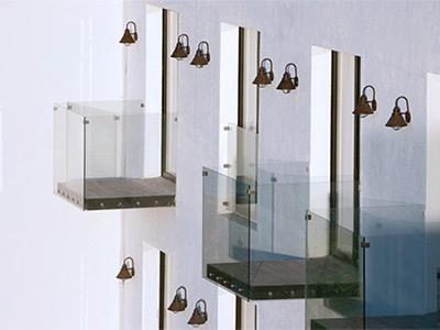 image-housing-carousel