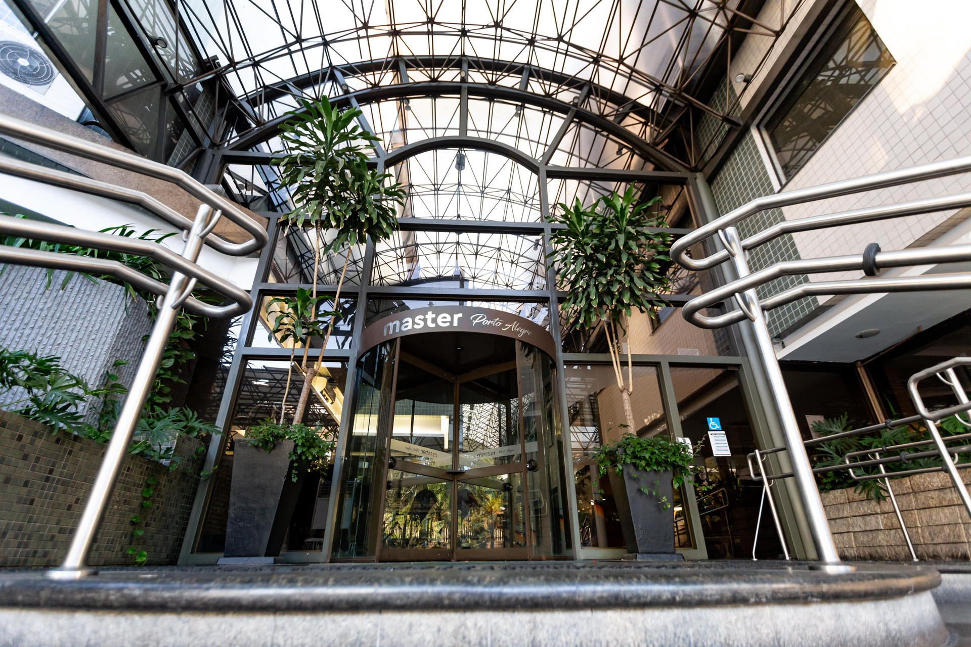 image-housing-carousel