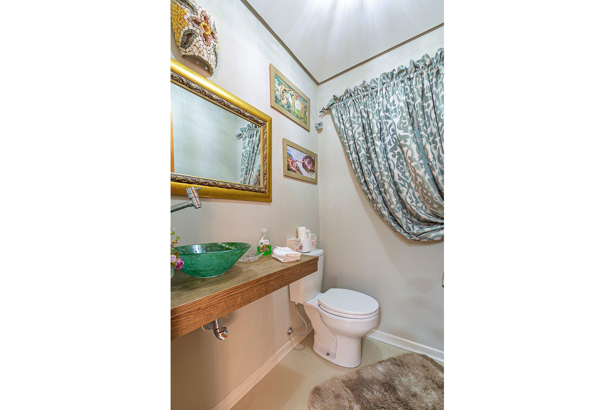 image-housing-carousel