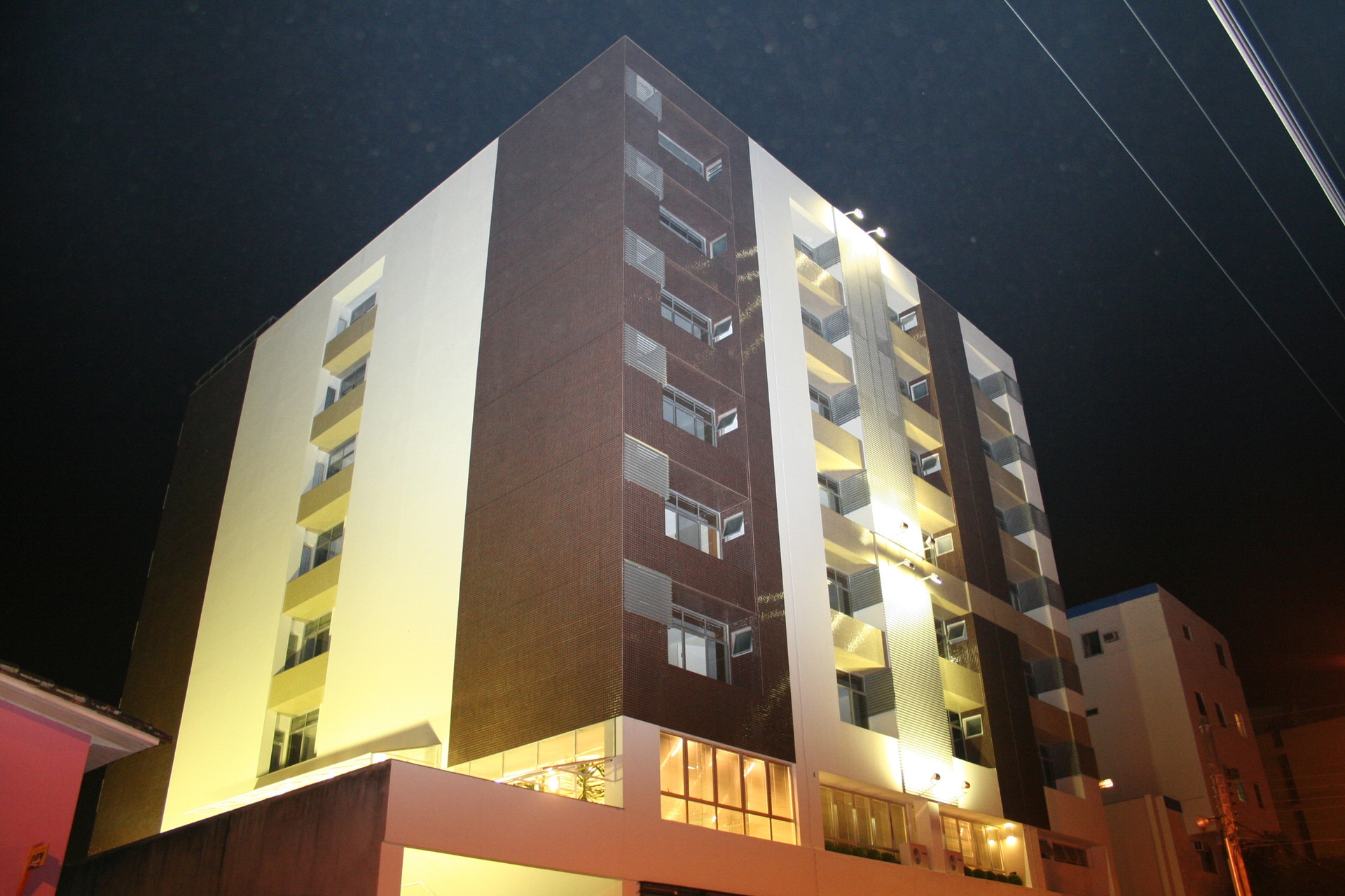 image-housing-carousel
