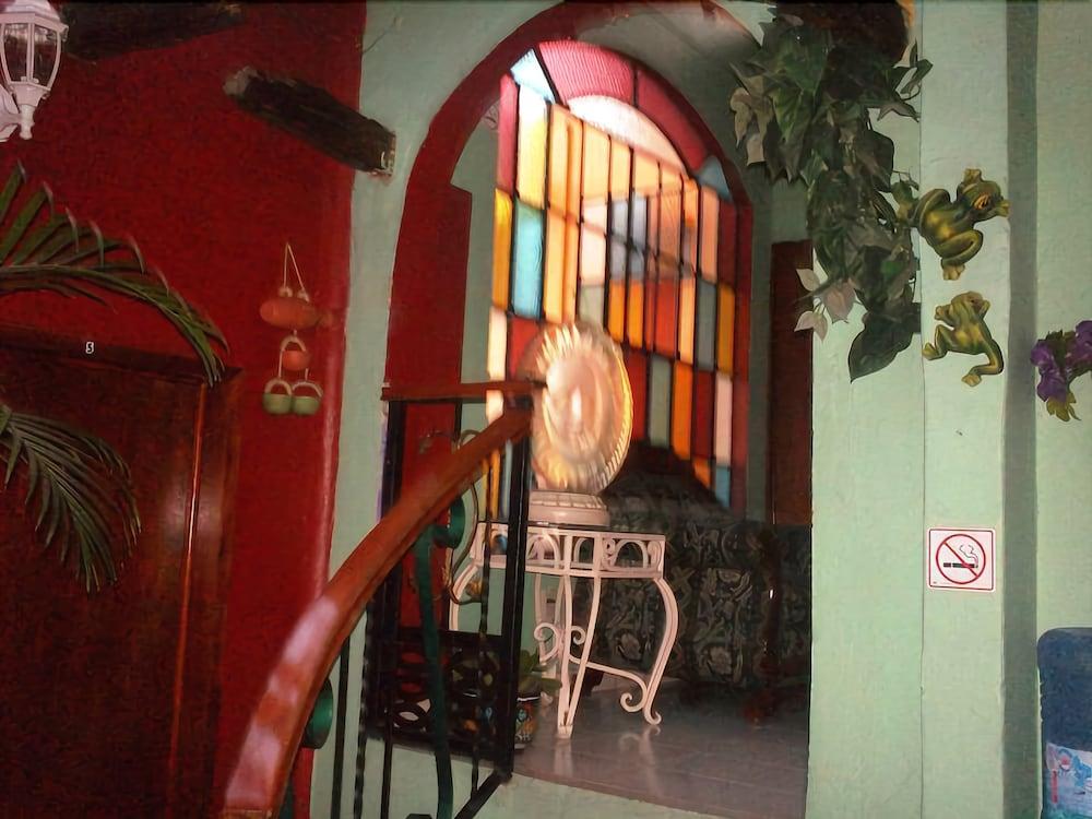 image-housing-carousel