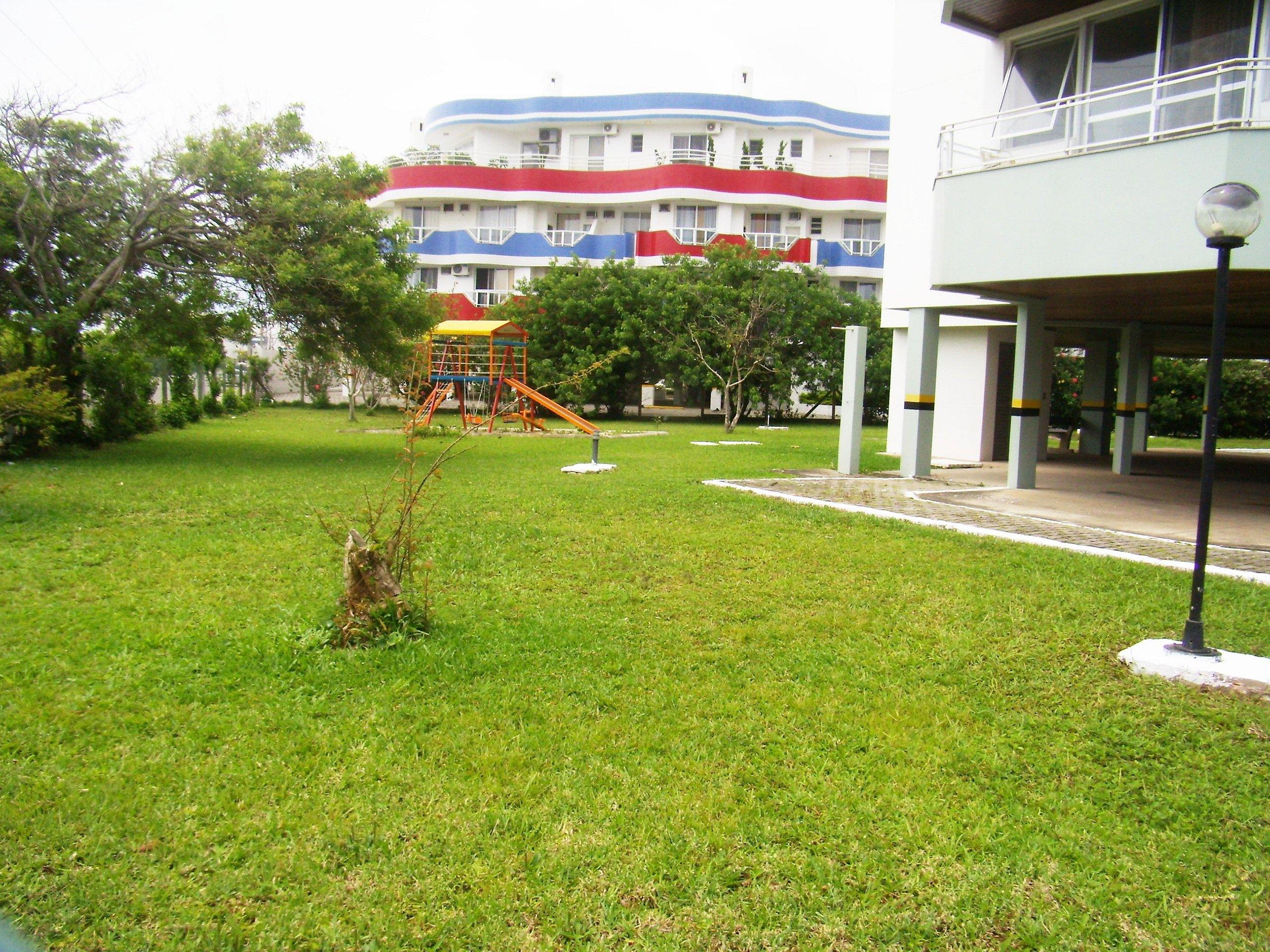 image-housing-carousel