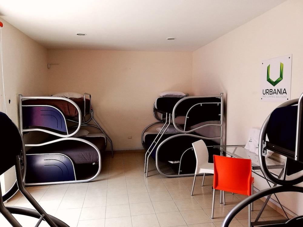 image-housing-carousel
