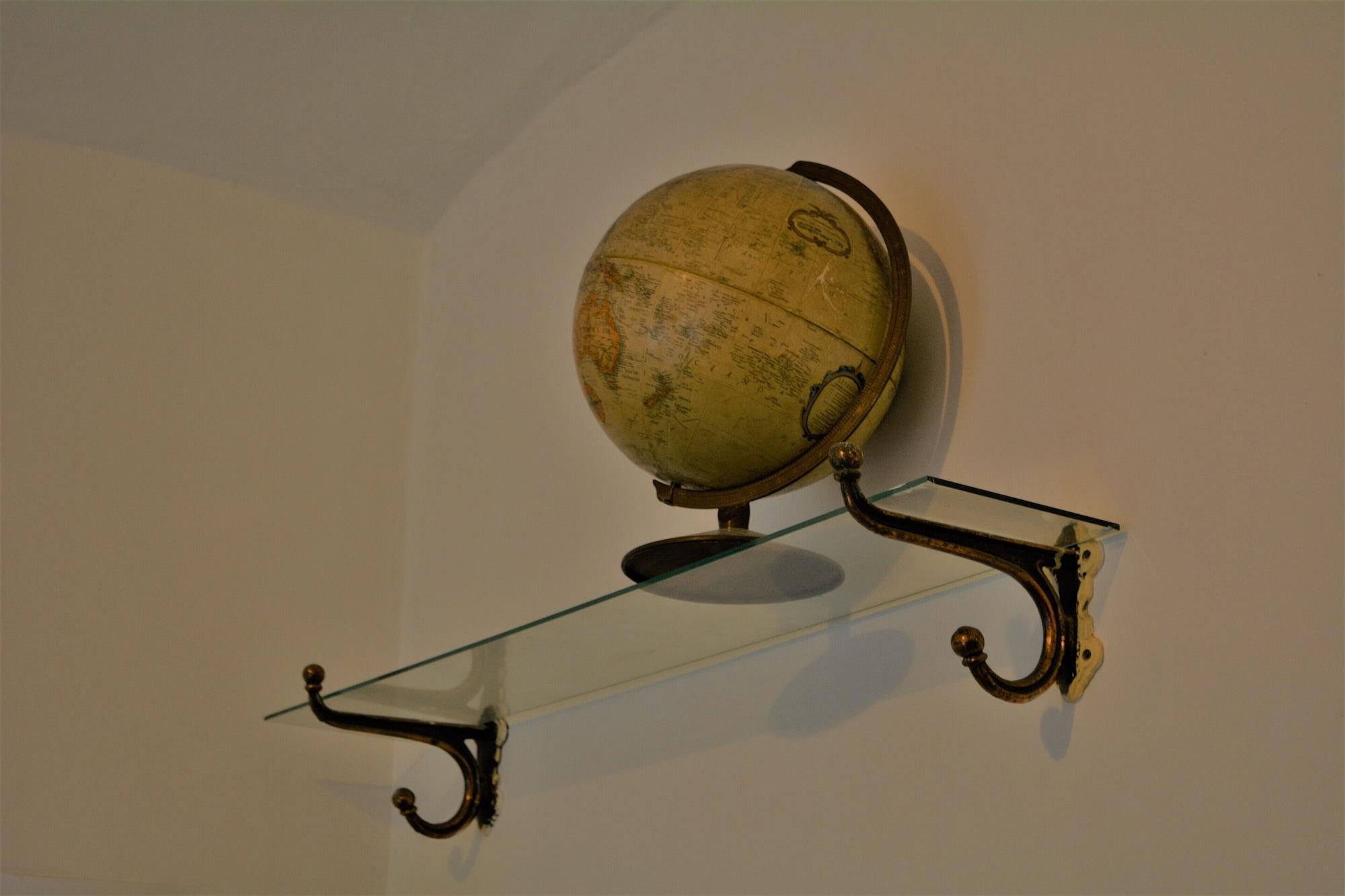 image-housing-carousel