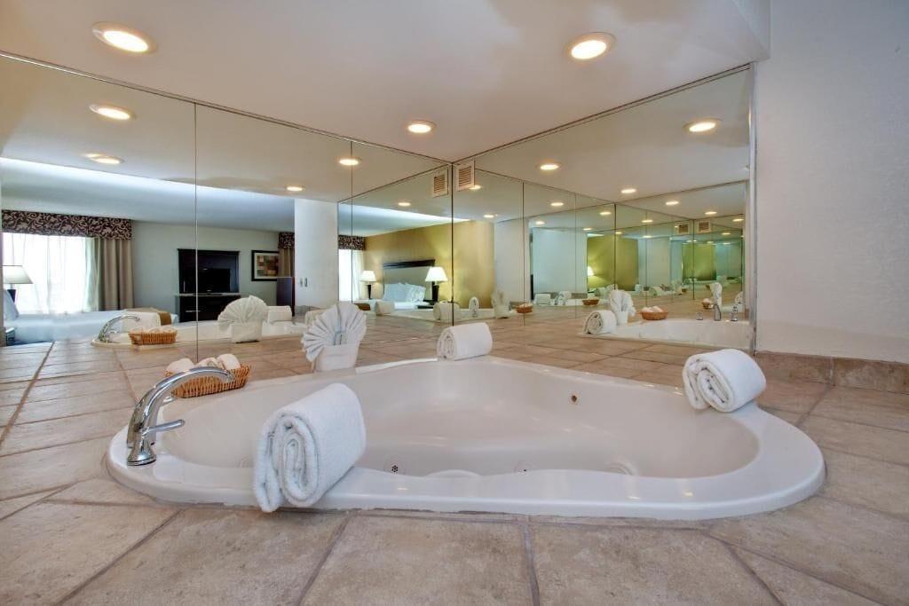 image-housing-carousel