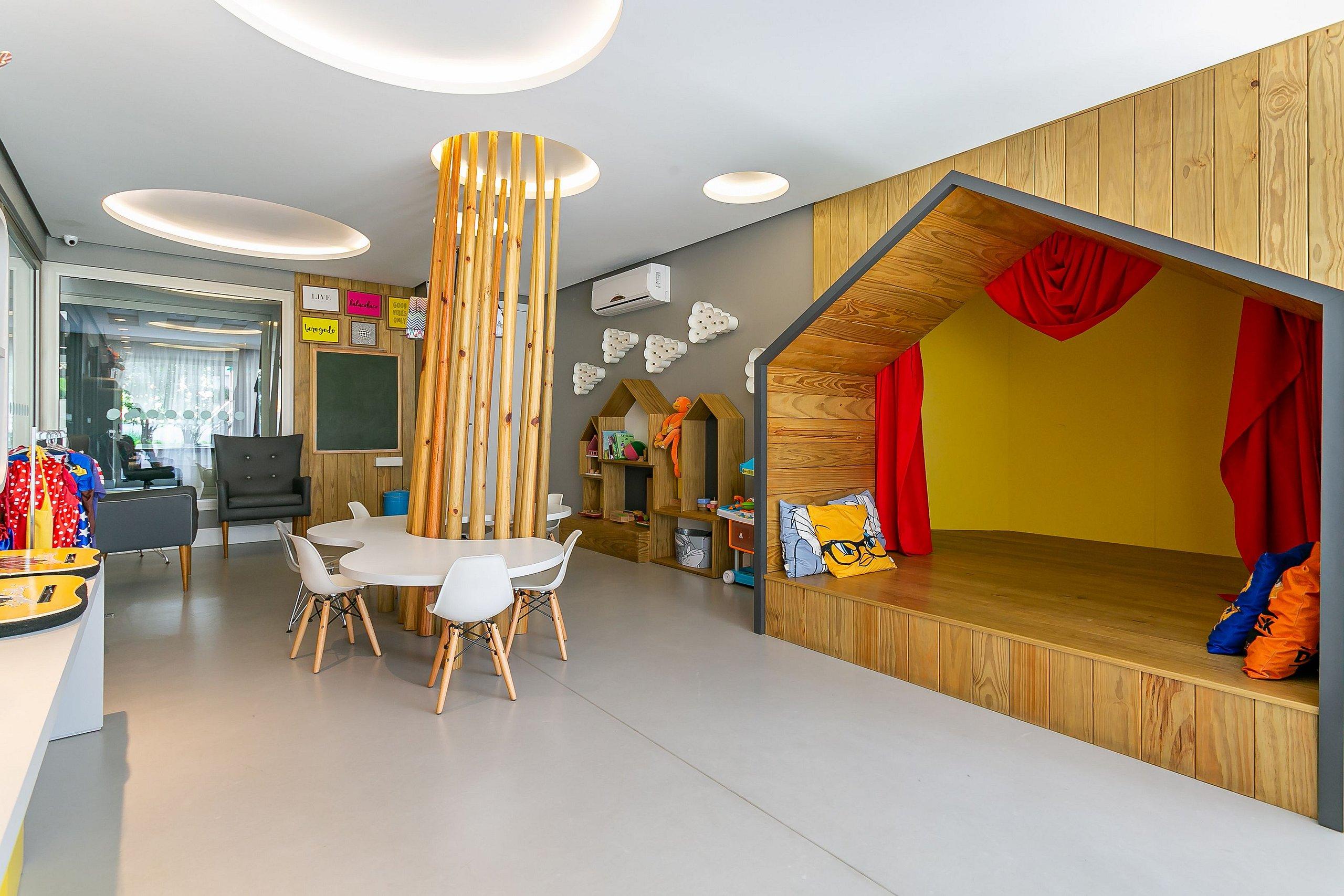 image-housing-carousel