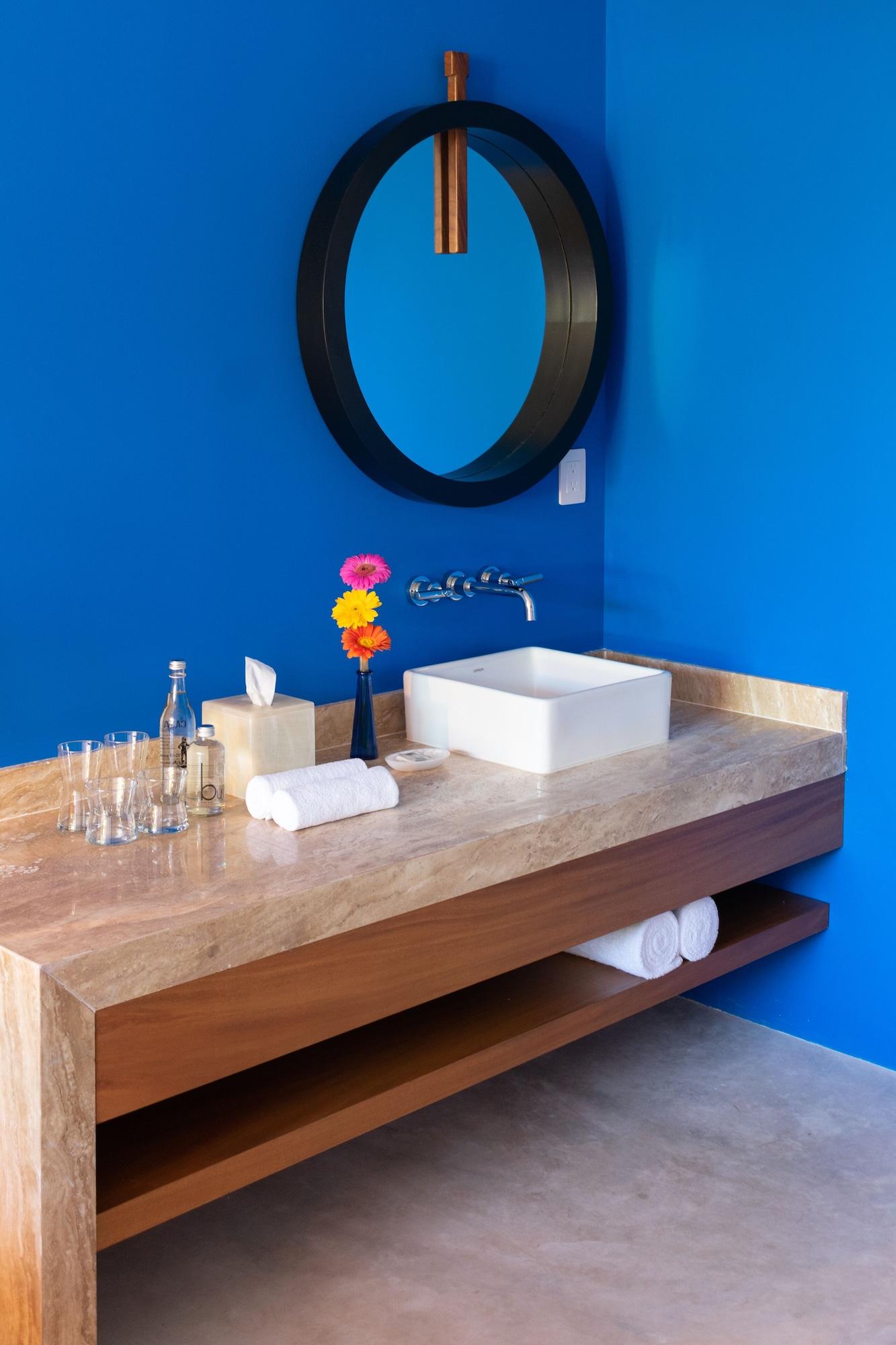 Habitación básica, 2 camas dobles, balcón