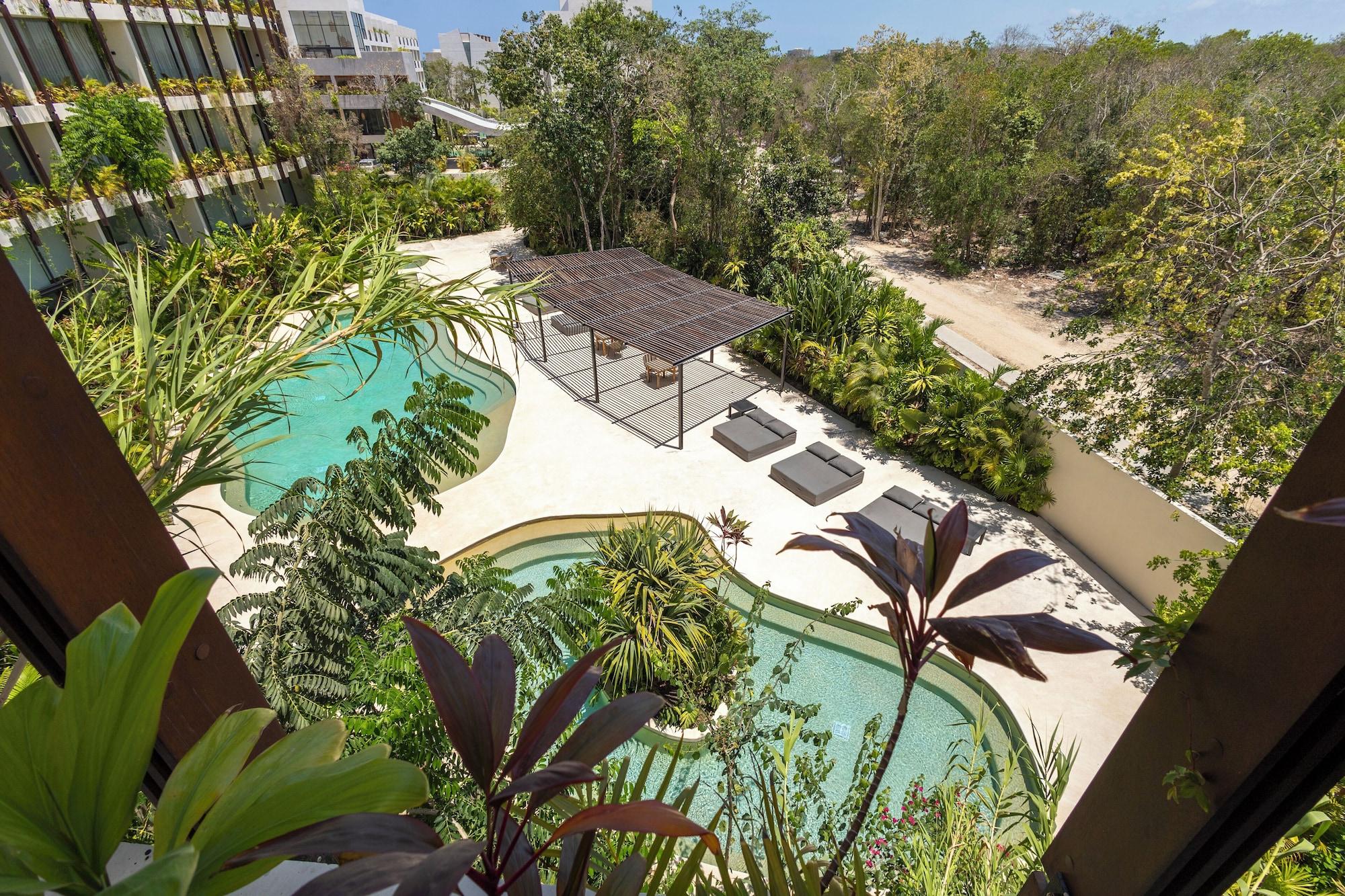 Mistiq Gardens 3