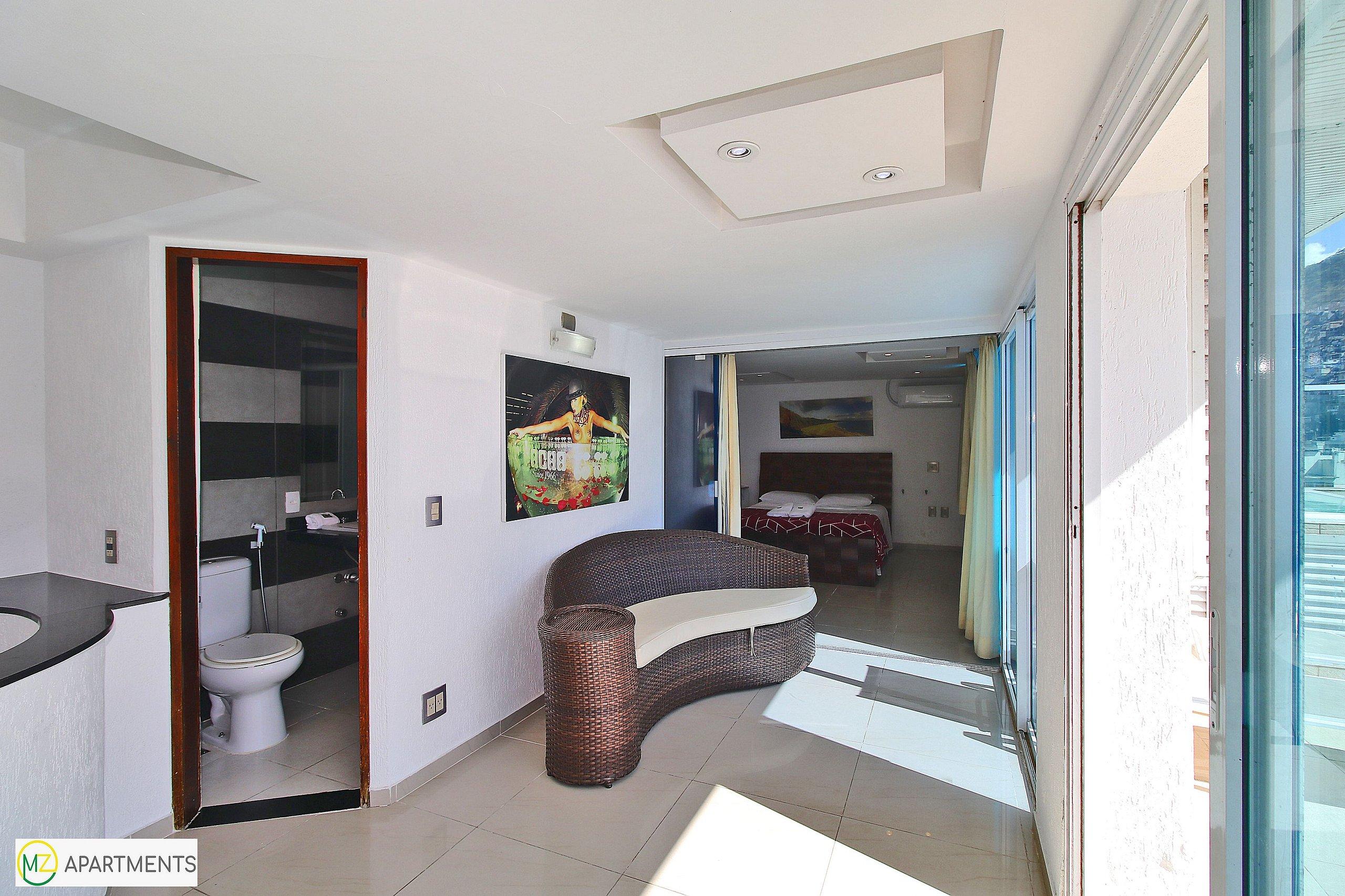 image-housing-carousel