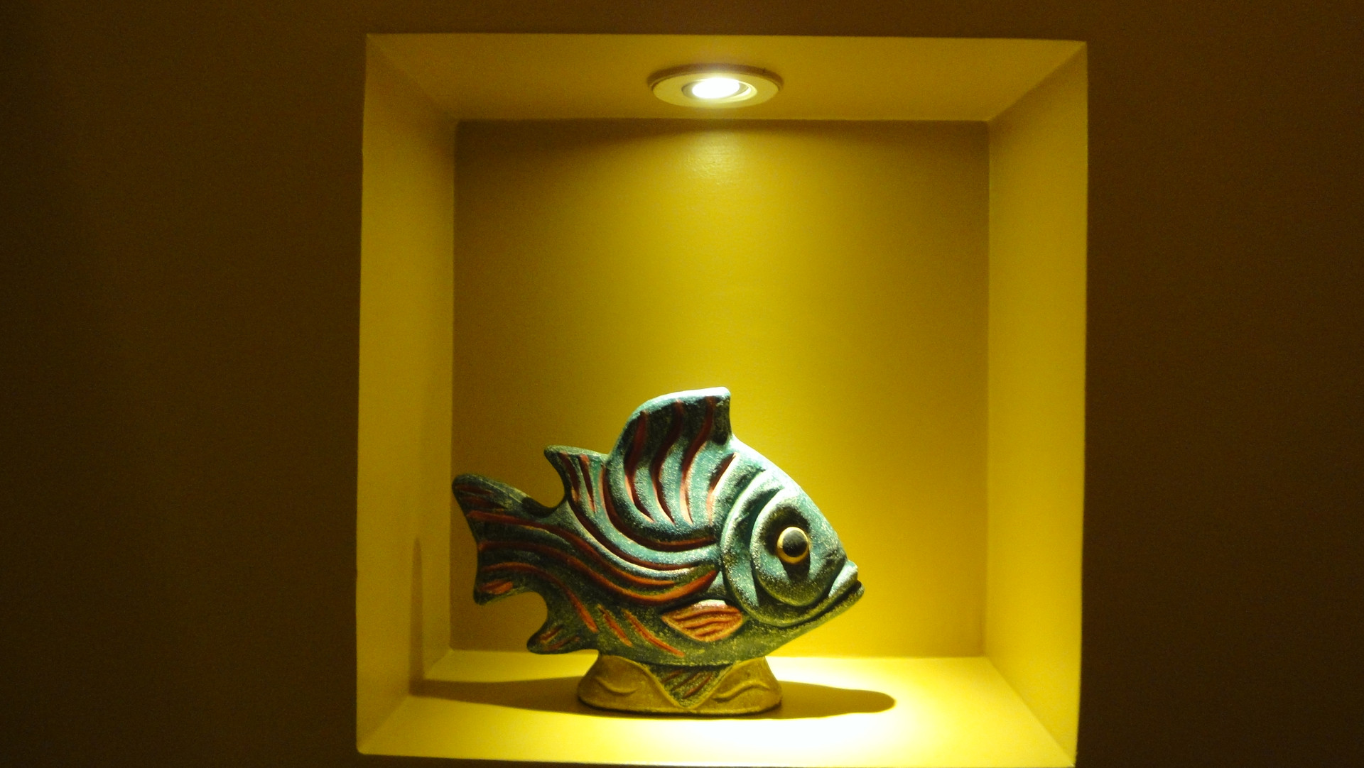 image-housing-carousel