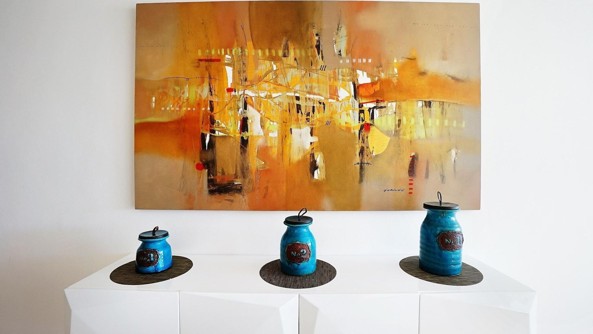 image-housing-carousel