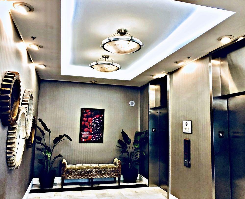 image-housing-carousel