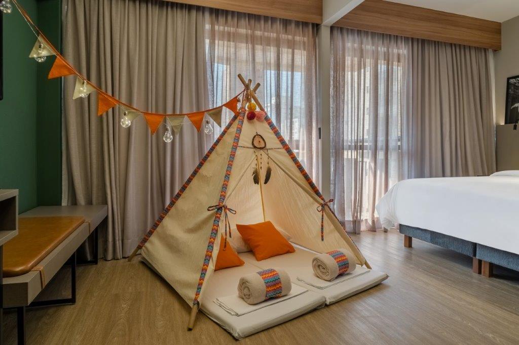 image-housing-carousel