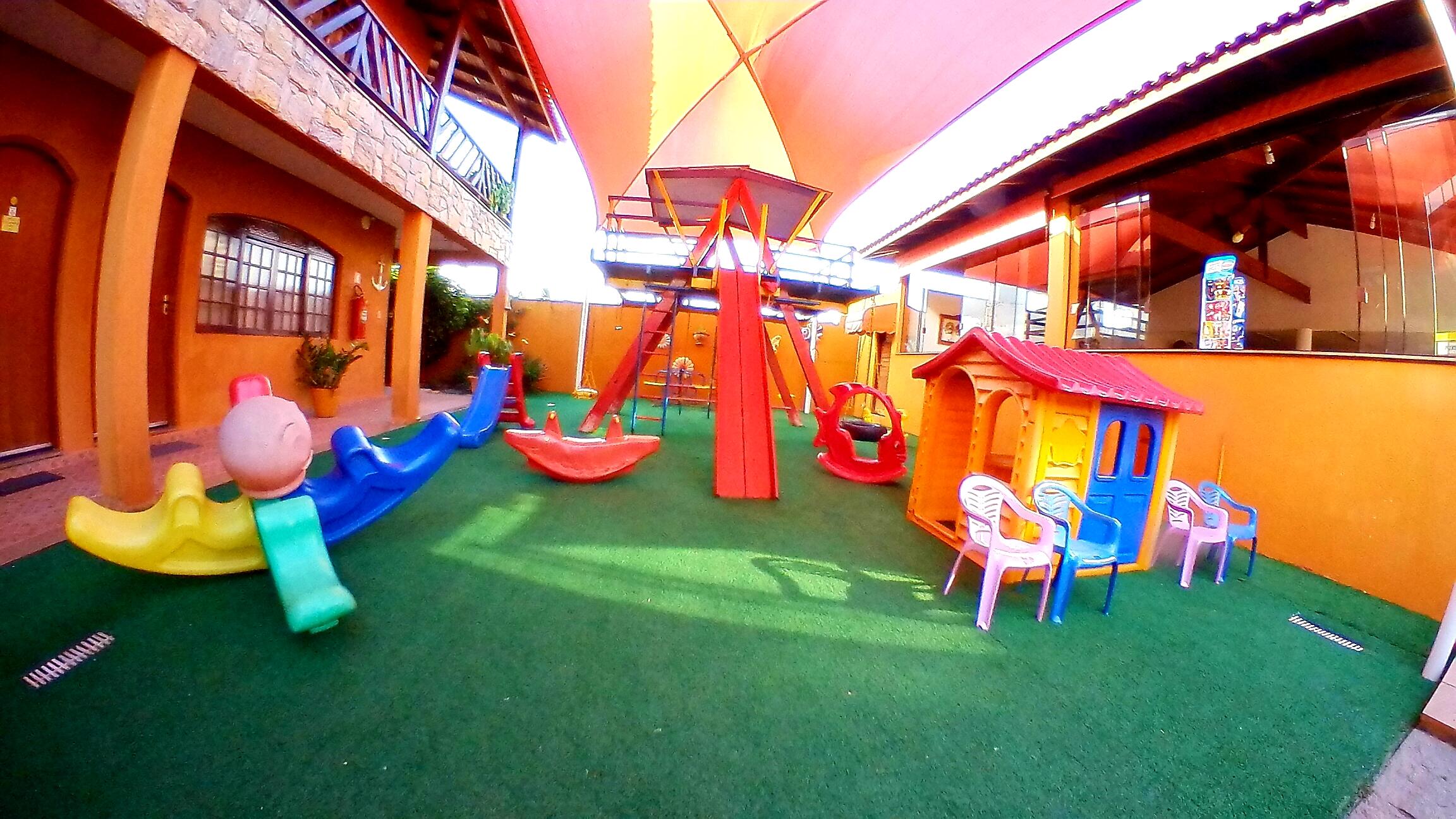 image-housing-carousel